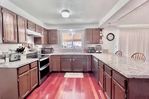 2435 Lindley St Way, Klamath Falls, OR 97601 - Photo 3