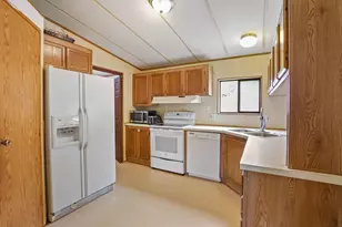 301 Robmar Ln, Grants Pass, OR 97527 - Photo 11