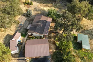 301 Robmar Ln, Grants Pass, OR 97527 - Photo 1