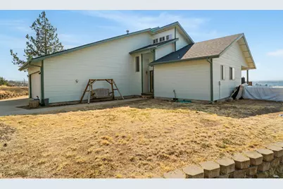 1925 NE Loucks Road, Madras, OR 97741 - Photo 5