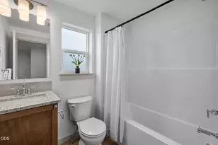 3482 NW 7th St, Redmond, OR 97756 - Photo 15