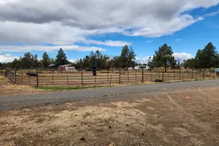 5663 SW Impala Ave, Redmond, OR 97756 - Photo 3