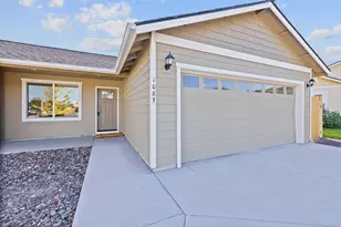 1087 NE Crista Ct, Prineville, OR 97754 - Photo 3