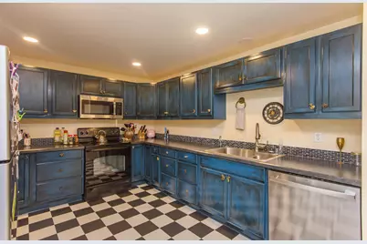 854 W 2nd Street, Medford, OR 97501 - Photo 9