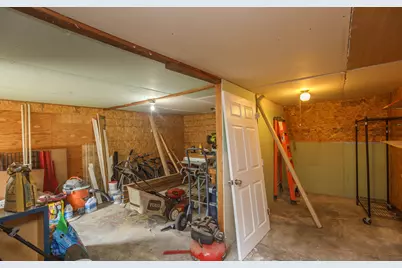 854 W 2nd Street, Medford, OR 97501 - Photo 35