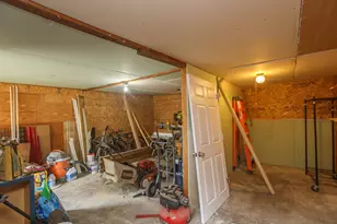 854 W 2nd St, Medford, OR 97501 - Photo 35