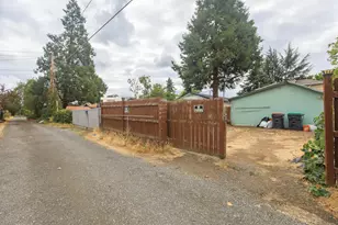 854 W 2nd St, Medford, OR 97501 - Photo 39