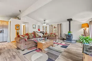 17372 Canvas Back Dr, Bend, OR 97707 - Photo 9