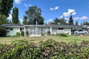 2400 Redwood Dr, Klamath Falls, OR 97601 - Photo 3