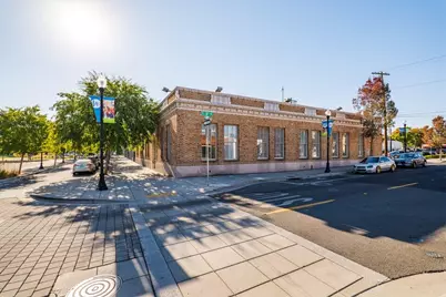 145 N Bartlett Street, Medford, OR 97501 - Photo 3