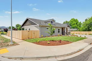 1322 Orchard Home Dr, Medford, OR 97501 - Photo 5