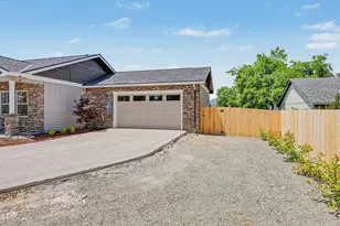 1322 Orchard Home Dr, Medford, OR 97501 - Photo 7