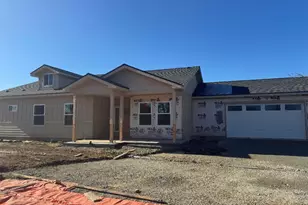 1322 Orchard Home Dr, Medford, OR 97501 - Photo 3