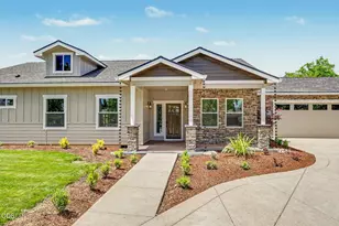 1322 Orchard Home Dr, Medford, OR 97501 - Photo 3