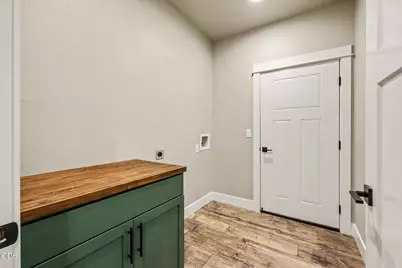 1322 Orchard Home Drive, Medford, OR 97501 - Photo 35