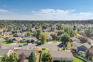 2228 SW Stonehedge Ct, Redmond, OR 97756 - Photo 33