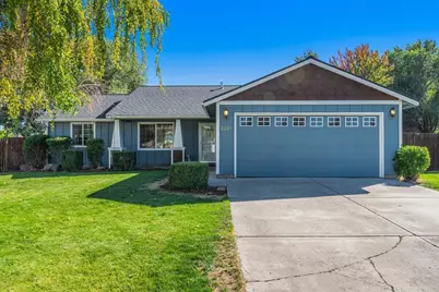 2228 SW Stonehedge Court, Redmond, OR 97756 - Photo 3