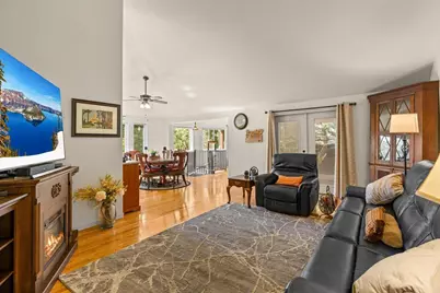 4760 Torrey Pines Drive, Medford, OR 97504 - Photo 11