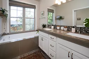 63182 Iner Loop, Bend, OR 97701 - Photo 11