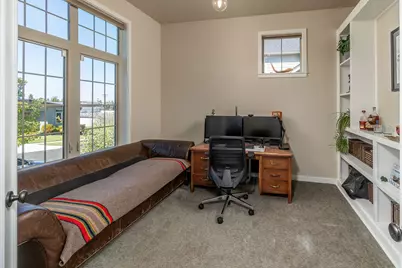 63182 Iner Loop, Bend, OR 97701 - Photo 5