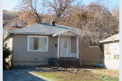 734 N 10th Street, Klamath Falls, OR 97601 - Photo 1