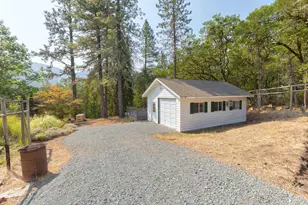 280 Naturescape Rd, Grants Pass, OR 97527 - Photo 3