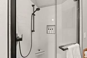 19717 SW Mount Bachelor Dr, Bend, OR 97702 - Photo 11