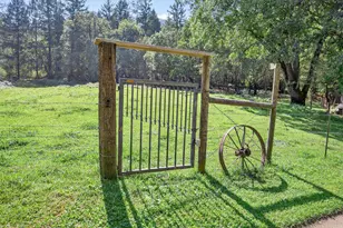 3950 Little Applegate Rd, Jacksonville, OR 97530 - Photo 55