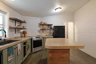 633 E Archwood Dr, Eagle Point, OR 97524 - Photo 11