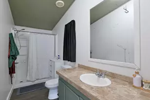 633 E Archwood Dr, Eagle Point, OR 97524 - Photo 15