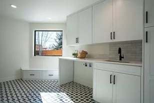 2 NW Hood Pl, Bend, OR 97703 - Photo 23