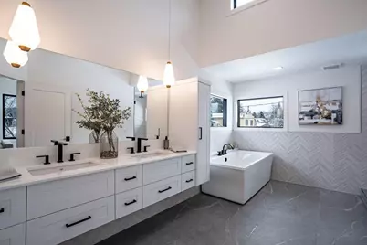 2 NW Hood Place, Bend, OR 97703 - Photo 33