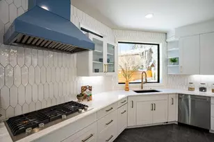 2 NW Hood Pl, Bend, OR 97703 - Photo 21