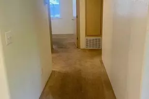 889 Valley View Dr, Medford, OR 97504 - Photo 9