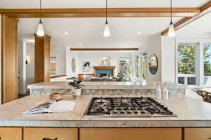 3160 N W Colonial Dr, Bend, OR 97703 - Photo 15