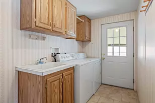 4200 Summers Ln, Klamath Falls, OR 97603 - Photo 31