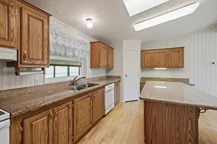 4200 Summers Ln, Klamath Falls, OR 97603 - Photo 21