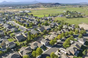 2675 NE 9th St, Redmond, OR 97756 - Photo 25