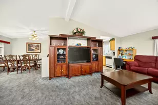 555 Freeman Rd, Central Point, OR 97502 - Photo 3