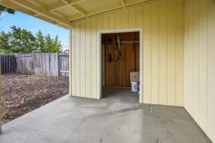 555 Freeman Rd, Central Point, OR 97502 - Photo 31