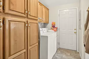 555 Freeman Rd, Central Point, OR 97502 - Photo 15