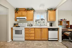 555 Freeman Rd, Central Point, OR 97502 - Photo 9