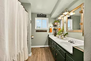 342 Hazel St, Central Point, OR 97502 - Photo 9