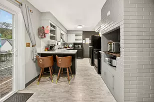 342 Hazel St, Central Point, OR 97502 - Photo 5