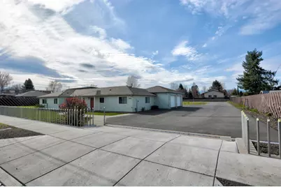 1225 Corona Avenue, Medford, OR 97504 - Photo 1