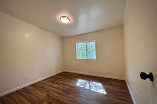 581 Azalea Dr, Grants Pass, OR 97526 - Photo 13