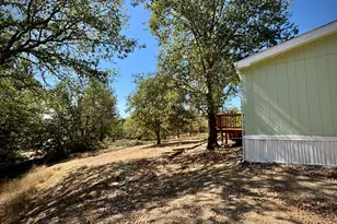 581 Azalea Dr, Grants Pass, OR 97526 - Photo 23