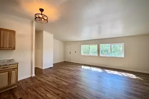 581 Azalea Dr, Grants Pass, OR 97526 - Photo 7