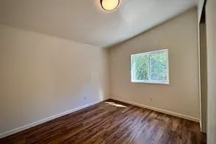 581 Azalea Dr, Grants Pass, OR 97526 - Photo 11