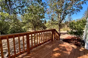 581 Azalea Dr, Grants Pass, OR 97526 - Photo 15